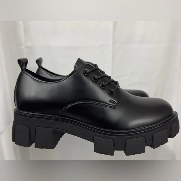 Madden Girl ‘G TRIX' Black Faux Leather Lace Up Platform Loafers Women's.    6.5 - Picture 2 of 6